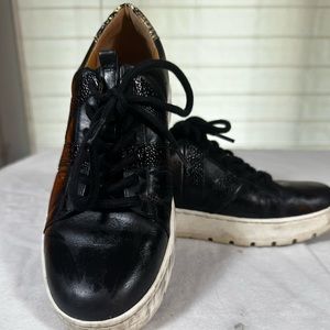 Black leather Vionic sneaker, size 8.5/39